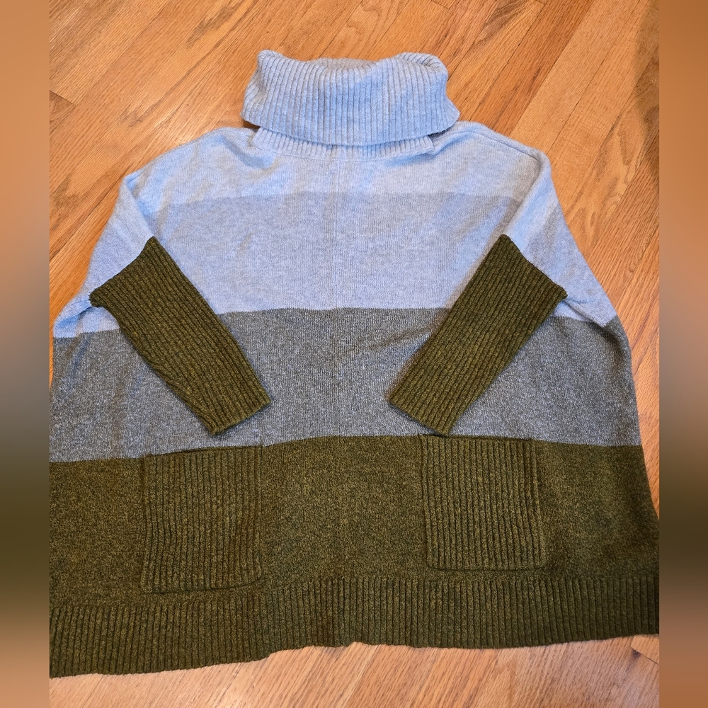 Loft Sweater Poncho Size XS